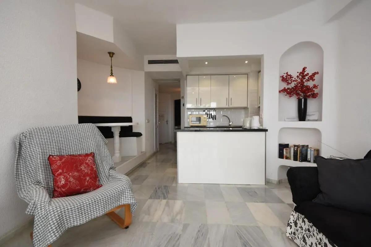 Club Atlantis 28 - One Bed Apartment Costa Adeje